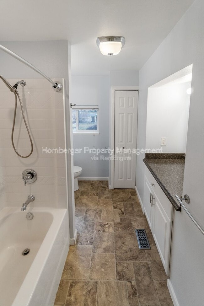 Building Photo - 2324 E South Crescent Ave