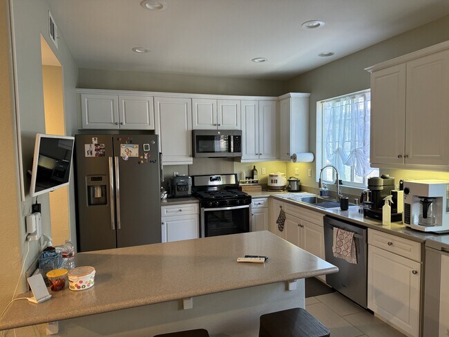 Building Photo - 1278 Flint Dr