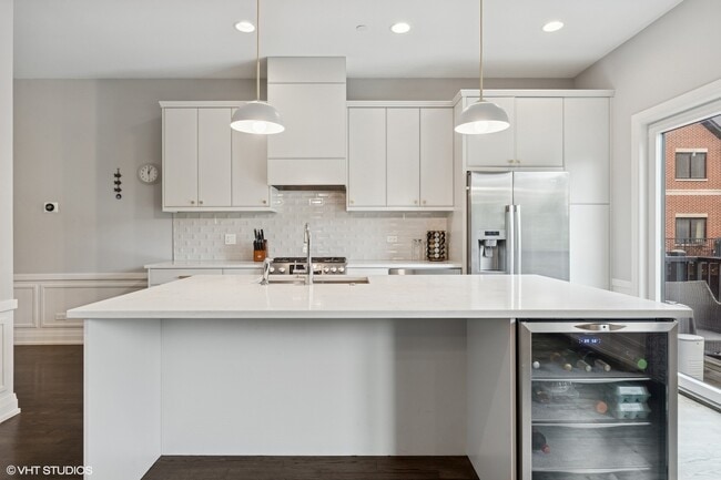 Building Photo - 7771 Van Buren St
