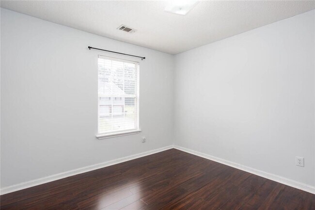 Building Photo - 5414 Sweetsprings Dr SW