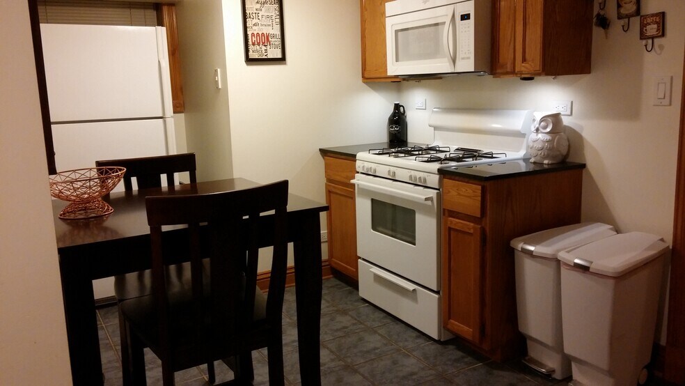 Building Photo - 5009 N Mango Ave