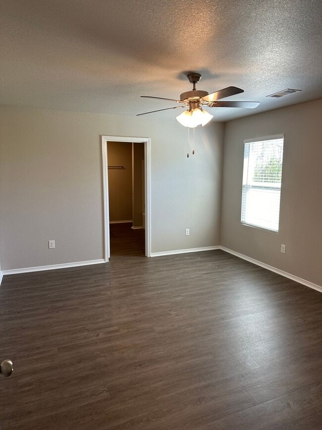 Building Photo - Pre-Leasing Now: Charming 3-Bed, 2-Bath Home in Prospect Farms