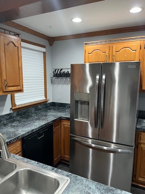 Building Photo - 214 Crim St