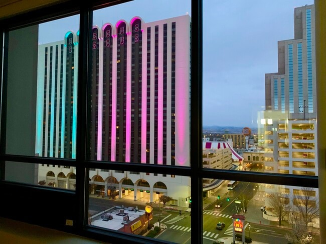 Building Photo - 450 N Arlington Ave