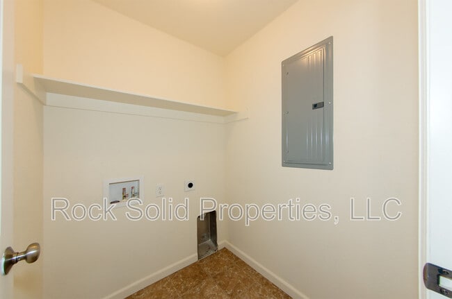 Building Photo - 3766 Saddle Ridge Trail