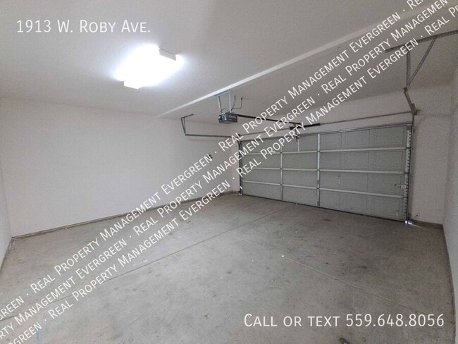 Building Photo - 1913 W Roby Ave