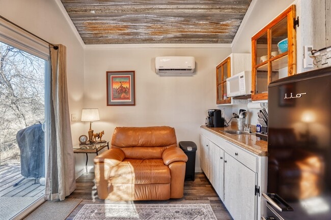 Building Photo - 86 Peno Rd