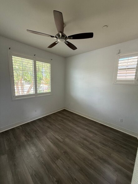 Building Photo - 1866 Vista del Sol