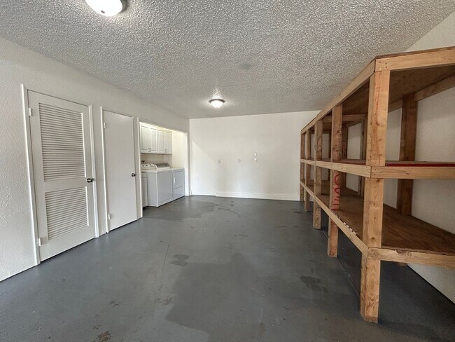 Building Photo - Live in Comfort. Live in Style. Live in La...