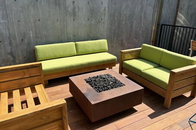 Building Photo - Stunning modern classic home. Gustavo Lopez AMSI