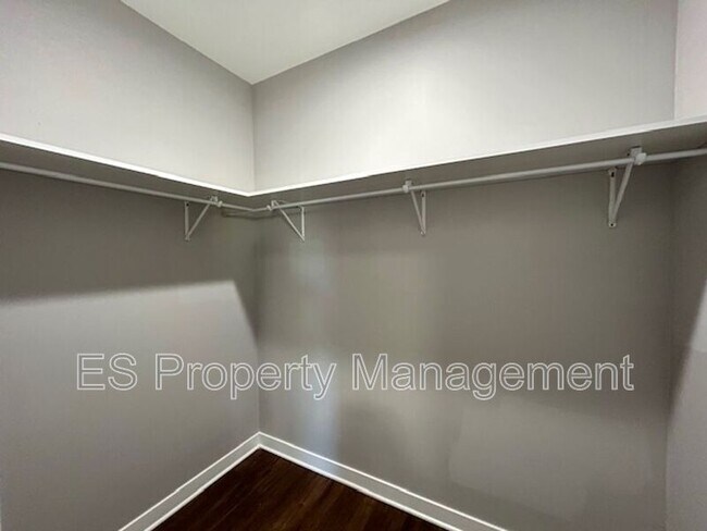 Building Photo - 1602 Quill St