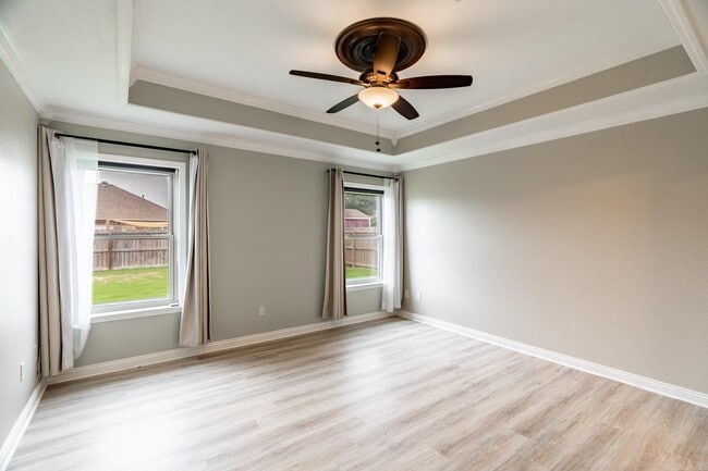 Building Photo - 2423 Palisade Dr