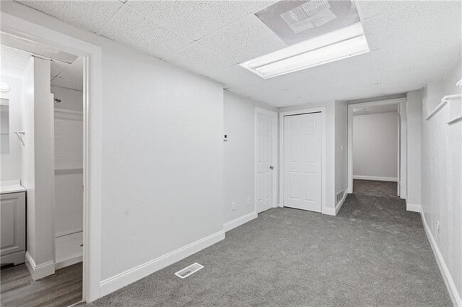Building Photo - 415 Carothers Ave