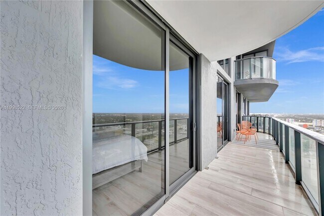 Building Photo - 121 NE 34th St