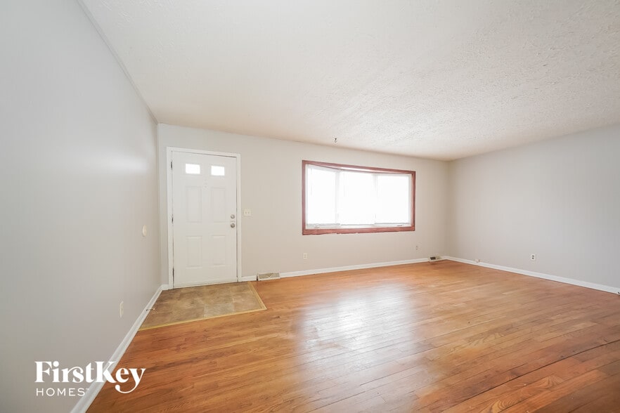 Building Photo - 130 Buisdale Dr