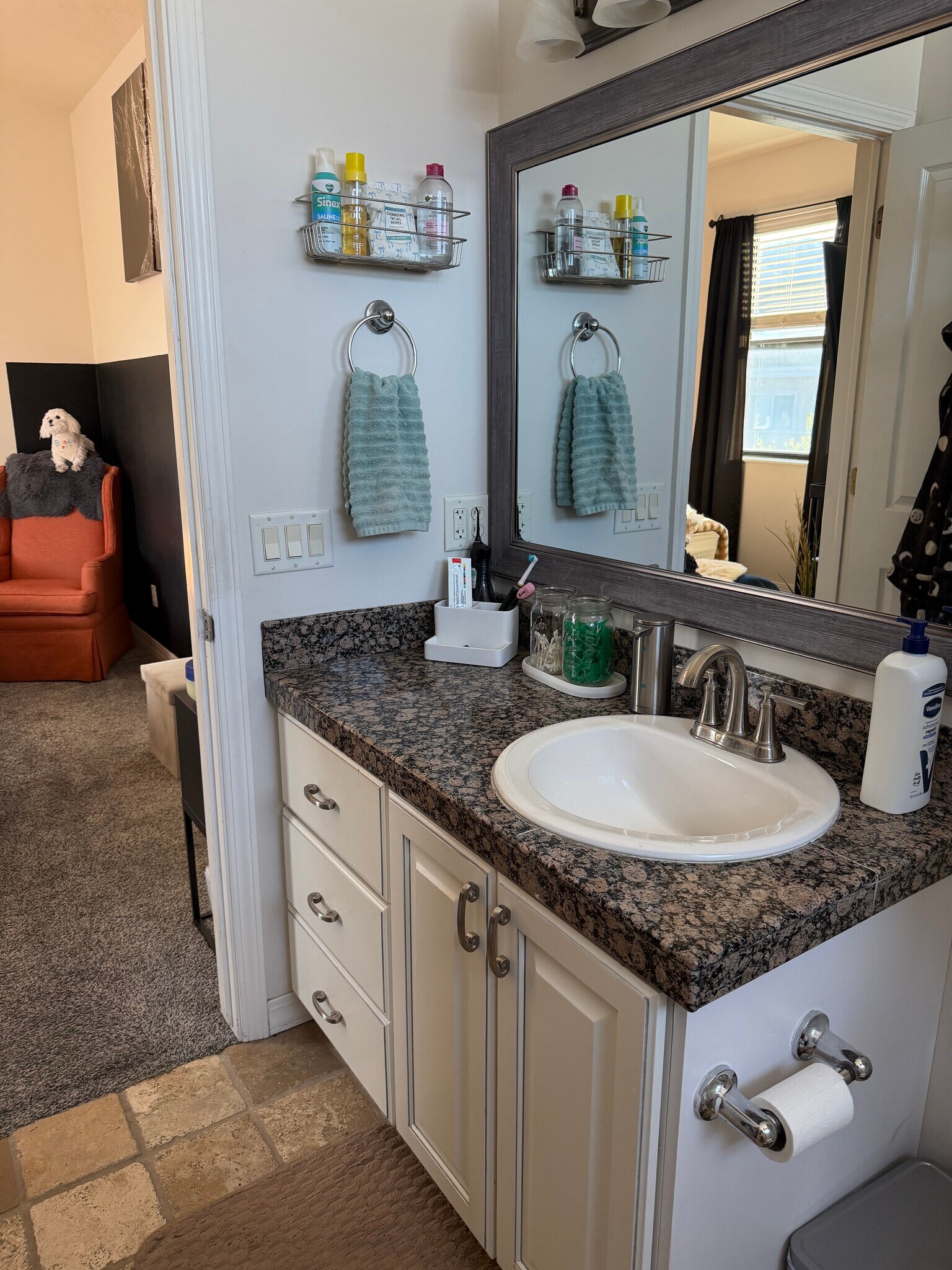 Building Photo - 70 N Main St