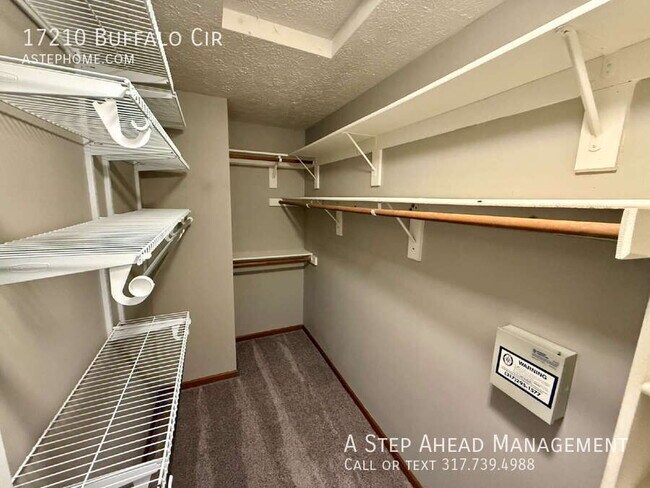 Building Photo - 17210 Buffalo Cir