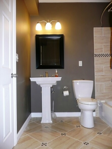 Full Bath - 710 Palatine Ave