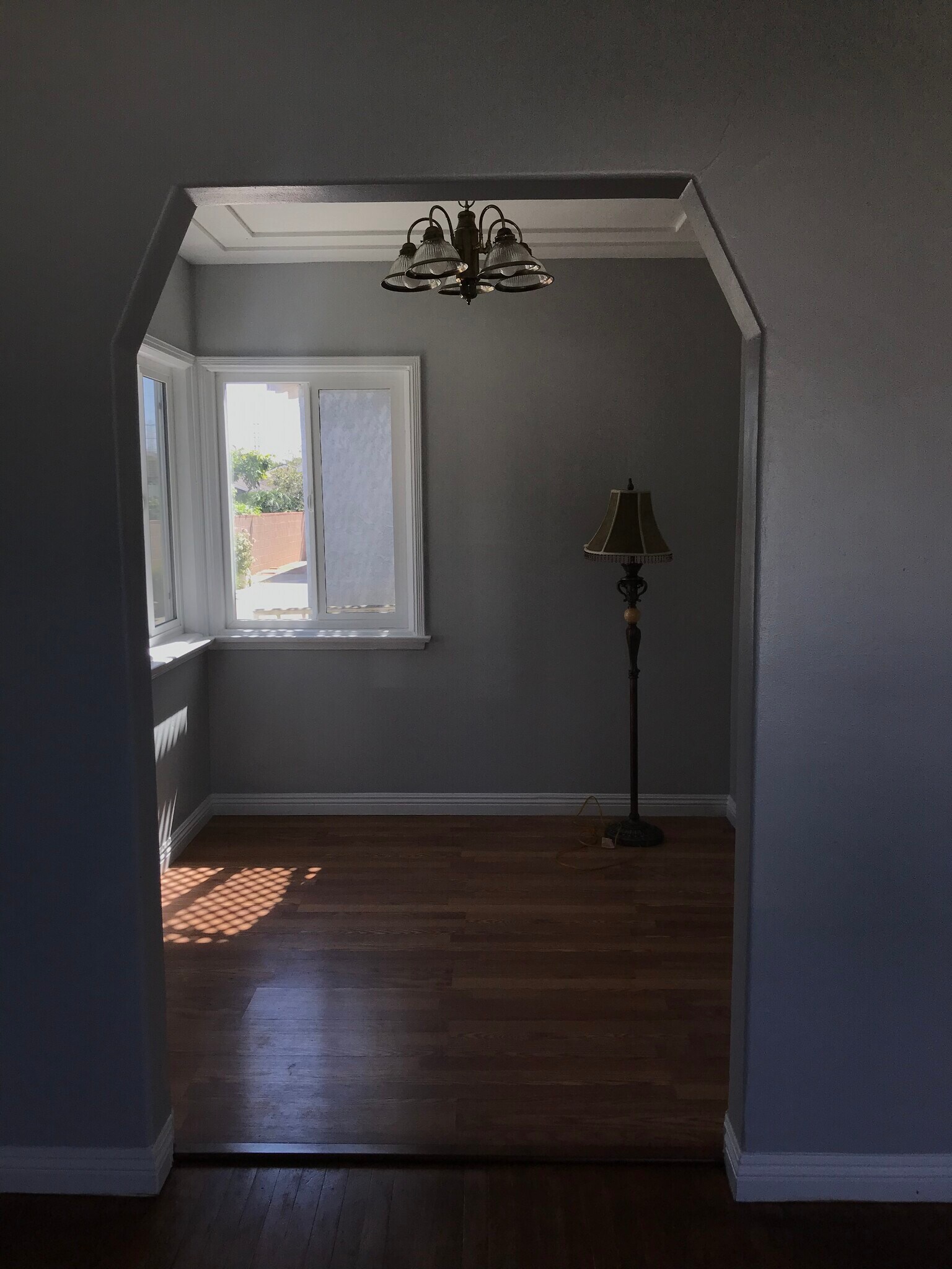 dining room - 8432 Norwood Plz