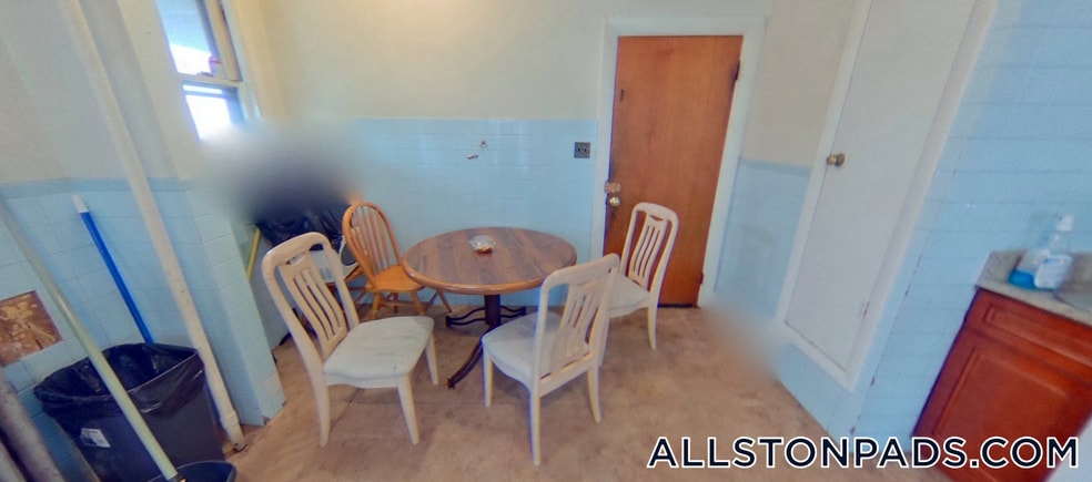 Building Photo - 24 Everett St