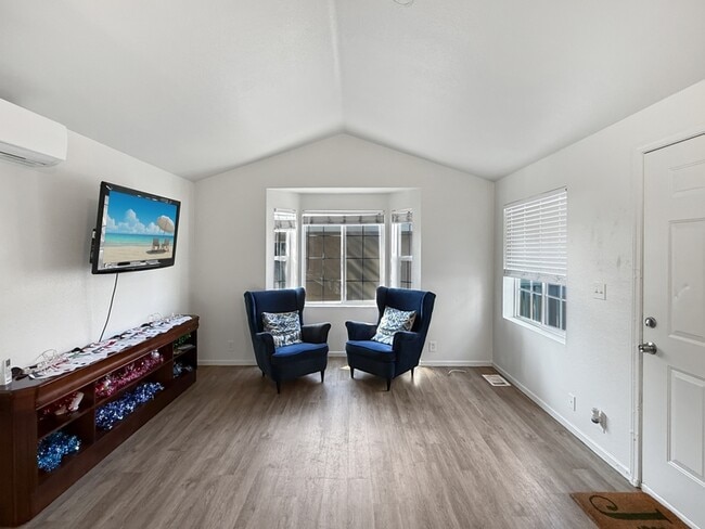 Building Photo - 1019 33rd St