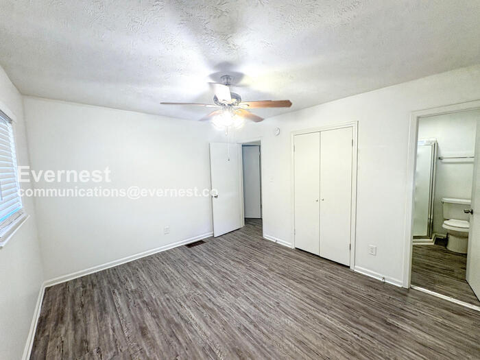 Building Photo - 10085 Brass Ring Rd