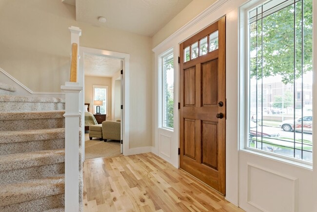 Building Photo - 3 Bedroom 3 Bathroom home in desirable North Boise.