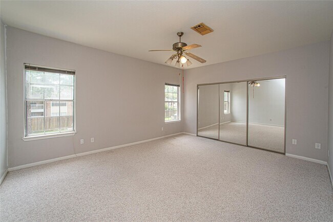 Building Photo - 8101 El Mundo St