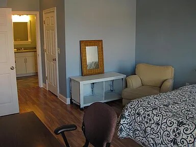 Bedroom / Closet / Bathroom - 165 Portage St