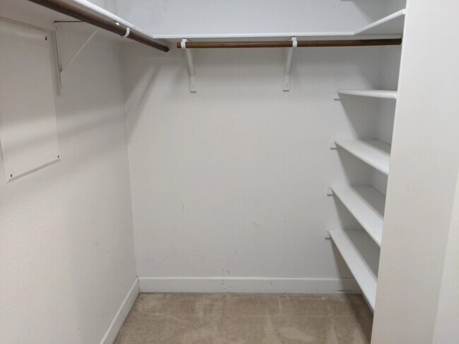 Master closet - 13204 Hymeadow Cir