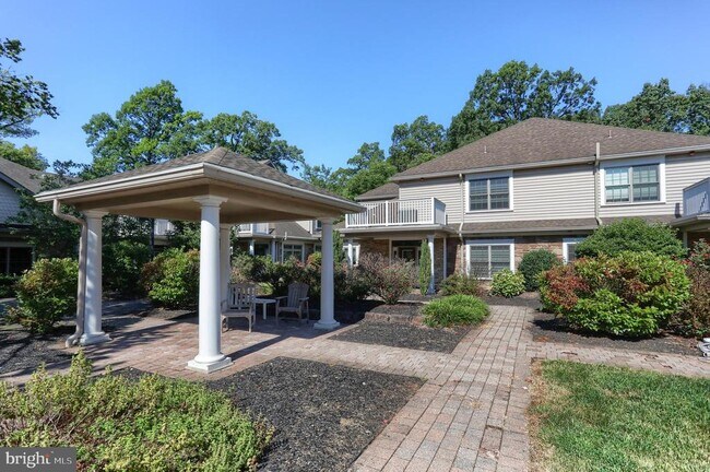 Building Photo - 101 High Pointe Dr