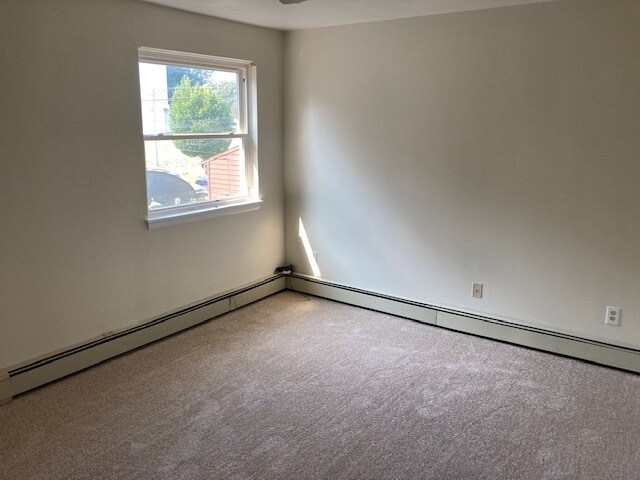 bedroom - 133 Tuller Rd