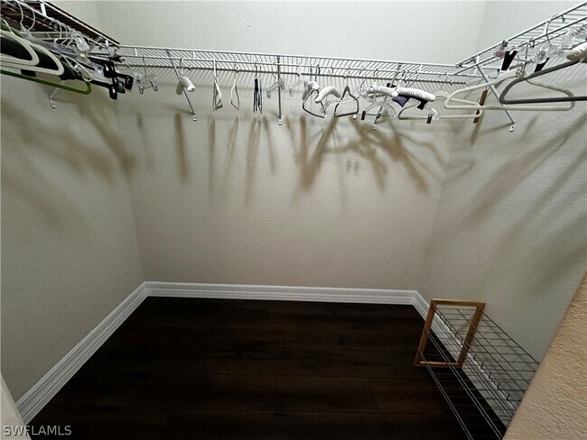 Building Photo - 10547 Carolina Willow Dr