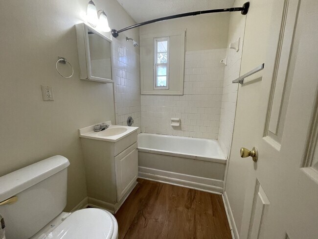 Building Photo - Apartment for Rent