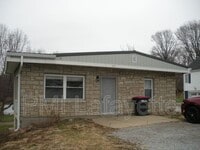 Building Photo - 804 E Main St