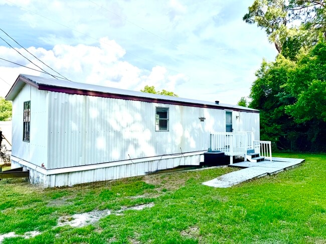 Building Photo - 1713 Crapps Ave