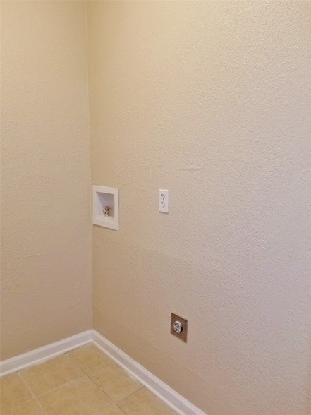 Building Photo - 12116 Hoblitzelle Dr