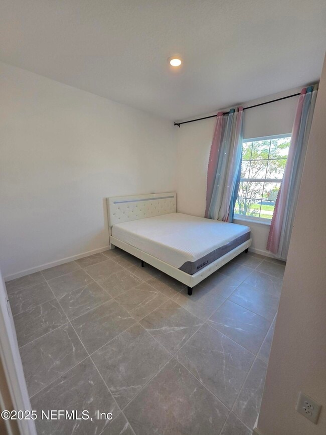 Building Photo - 3233 Crocus Ln
