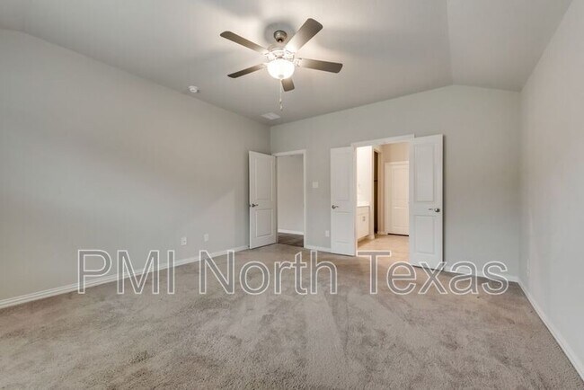 Building Photo - 214 Stonehollow Wy