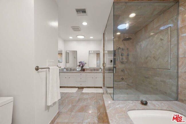 Building Photo - 9023 Alto Cedro Dr