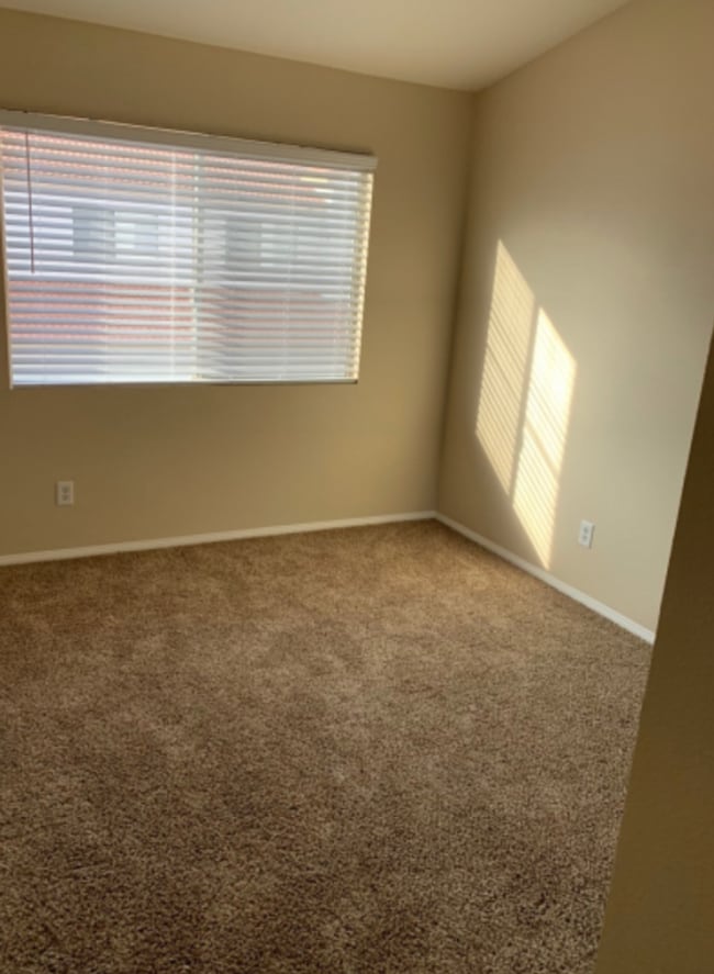 Building Photo - Rancho Del Mar Townhome in Central Temecul...