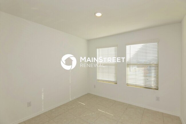 Building Photo - 4 Bedroom Pet-Friendly Home in Fort Worth, TX with Main Street Renewal