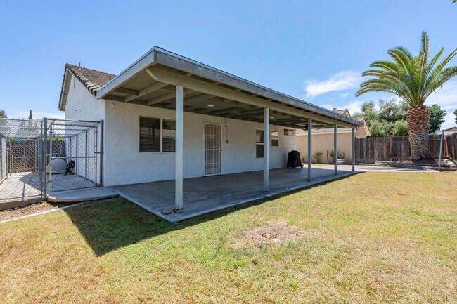 Building Photo - 5001 Rogue Water Ct