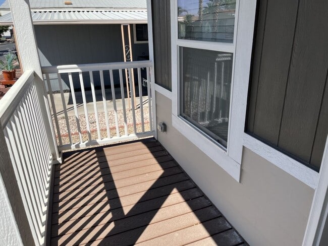 Building Photo - 5303 E Twain Ave