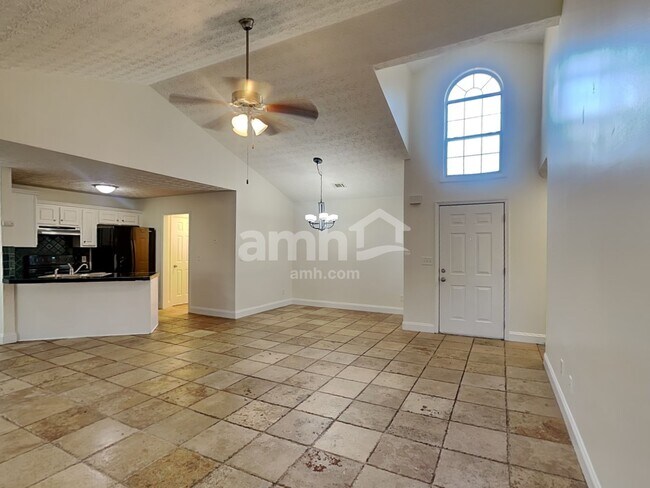 Building Photo - 677 New England Way