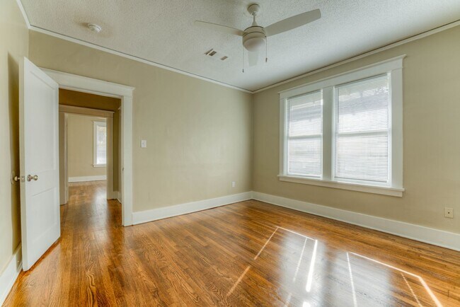 Building Photo - 869 Garland St