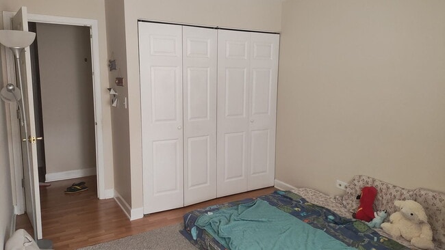 Building Photo - 238 E Bailey Rd