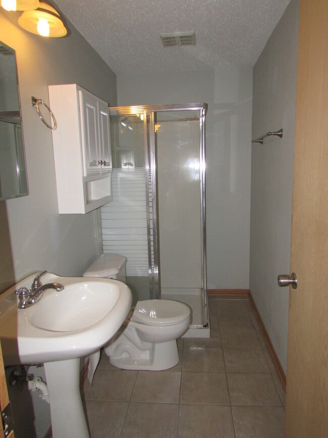 Building Photo - 3 BED | 3 BATH | DOUBLE GARAGE | SOUTH