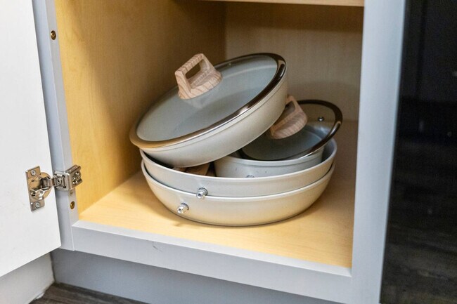 Building Photo - 2929 Kings Rd