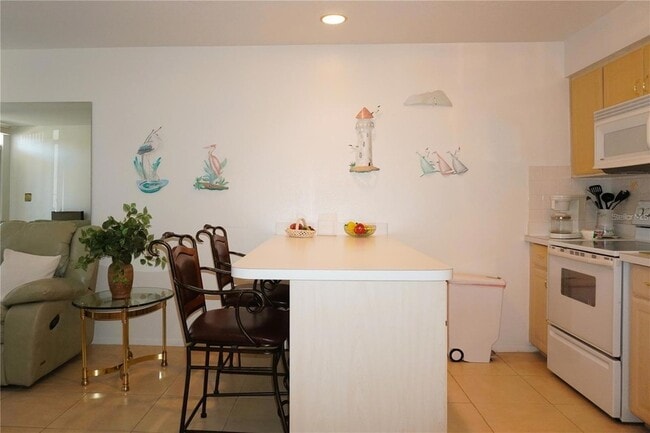 Building Photo - 4367 Tahitian Gardens Cir
